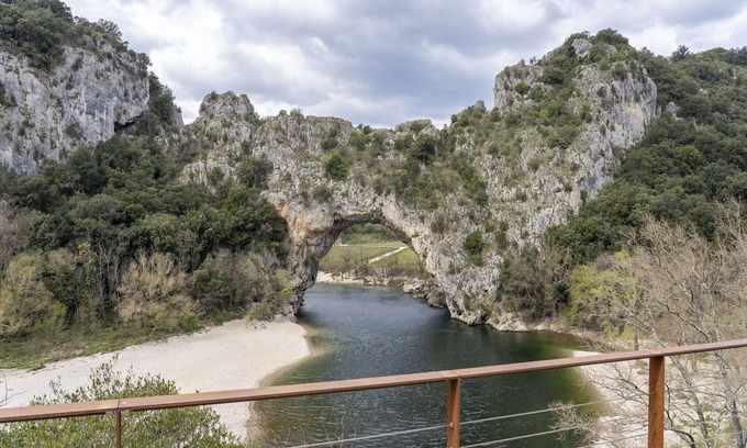 Saint Alban Auriolles Villa | Quaint Villa in Ardèche with Hot Tub