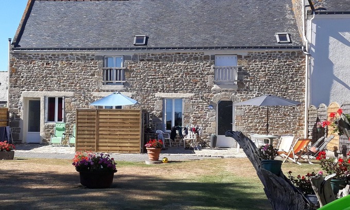 Riantec Cottage | Quality gite in an old farmhouse