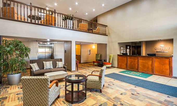 Kingmont Hotel | Quality Inn Fairmont