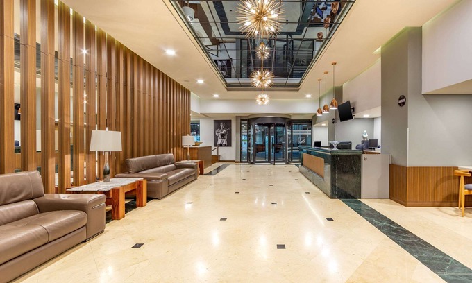 Chihuahua Hotel | Quality Inn San Francisco