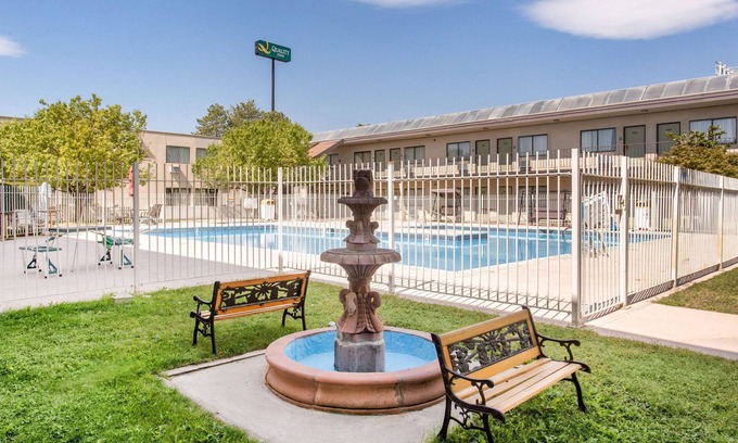 Wendover Hotel | Quality Inn Stateline