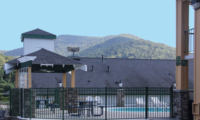 Asheville Hotel | Quality Inn & Suites Biltmore East