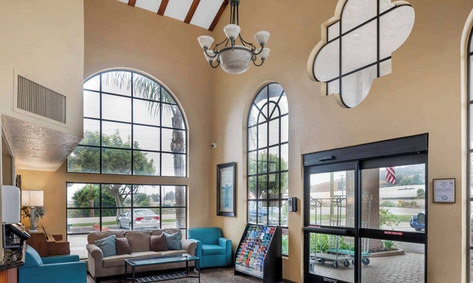 Camarillo Hotel | Quality Inn & Suites Camarillo - Oxnard