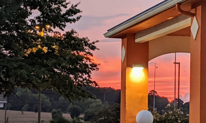 Priceville Hotel | Quality Inn & Suites Decatur - Priceville I-65