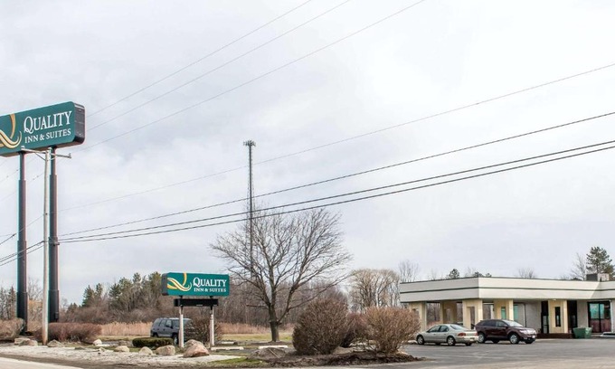 Fairview Hotel | Quality Inn & Suites Fairview - Erie