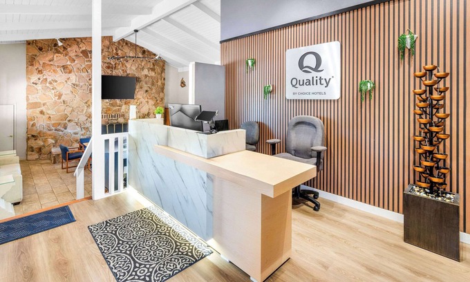 Jackson Hotel | Quality Inn & Suites