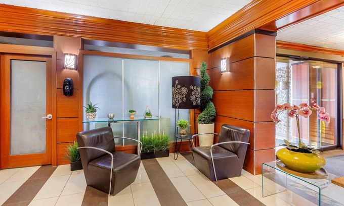 Mississauga Hotel | Quality Inn Toronto Airport