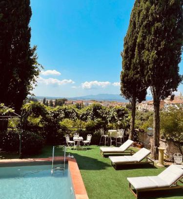 Montopoli in Val d'Arno Hotel | Quattro Gigli Hotel