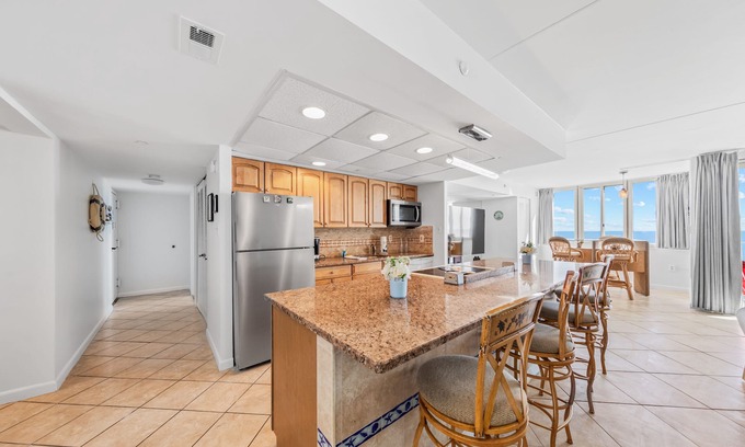 Ocean City Apartment | Quay 1008 Direct Ocean Front in/outdoor Pools