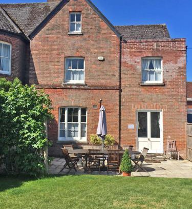 Christchurch House | Quay Corner, 5 bed house, Christchurch Dorset