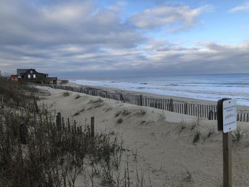 Kitty Hawk House | Queen Anne's Revenge at the Beach cottage