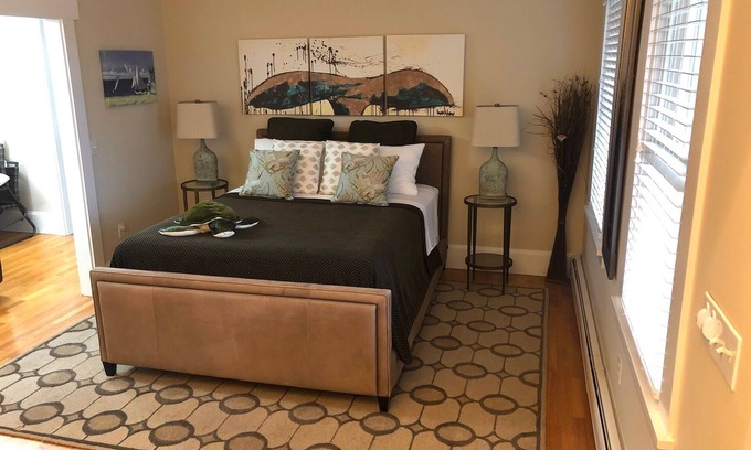 Provincetown House | Queen Anne style Home with Private entrance 1B/1B unit in Historic Provincetown