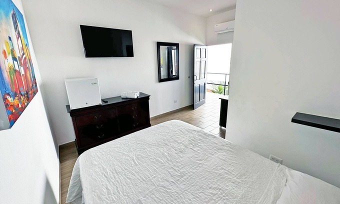 Tamarindo Hotel | Queen Room #4 for 2 people