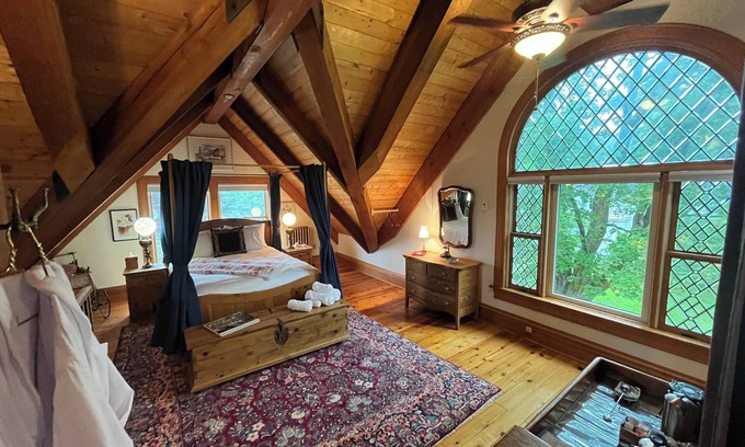 Bayfield Bed & Breakfast | Queen's View Bayfield