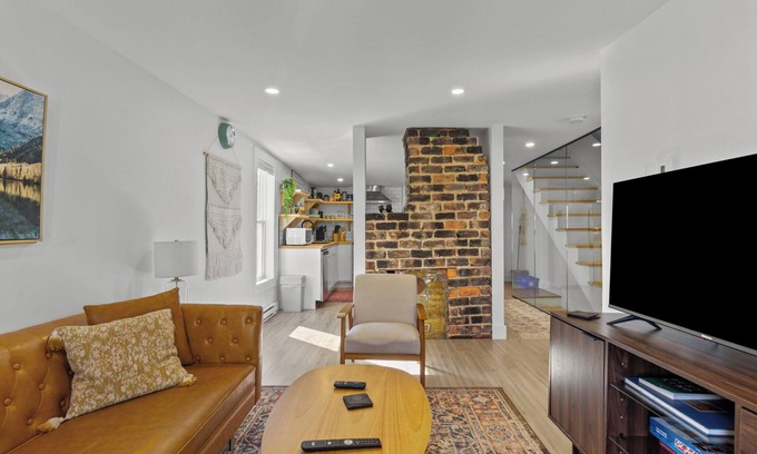 Downtown St. John's Apartment | Queen Top Suite | 2BR | Free Parking | Modern