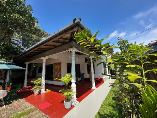 Pelena House | Queens Gate Surf Resort