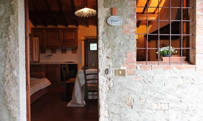Colle di Val d'Elsa Apartment | QUERCIA apt with 3 bedrooms and 2 bathrooms in Tuscan countryside