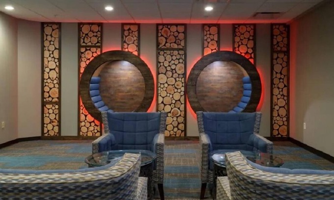 Gatlinburg Resort | Quick trip for July 4-7, 2023, 1 Bedroom in downtown Gatlinburg!