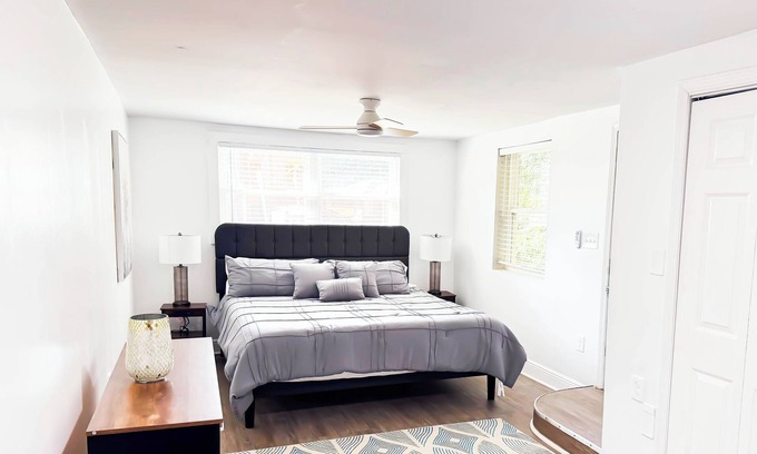 Enderly Park House | Quiet 4-Bed 2-Bath 10 Minutes Away from Downtown Charlotte