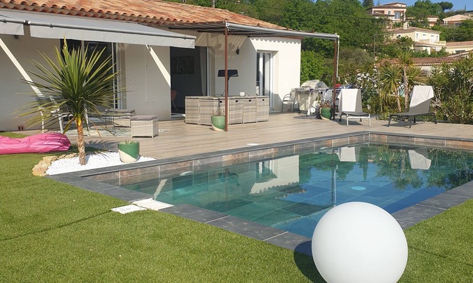 Chateauneuf-Grasse Villa | Quiet 4-bedroom villa 140m2. Pool + Garden 3000m2
