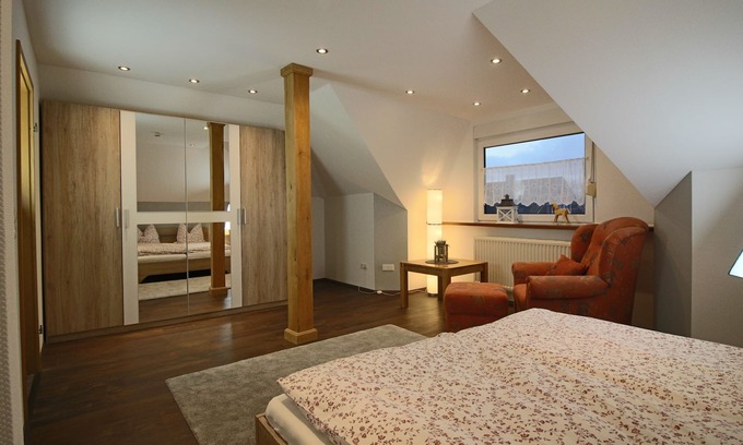 Papenburg Apartment | Quiet and central location for 1-4 people