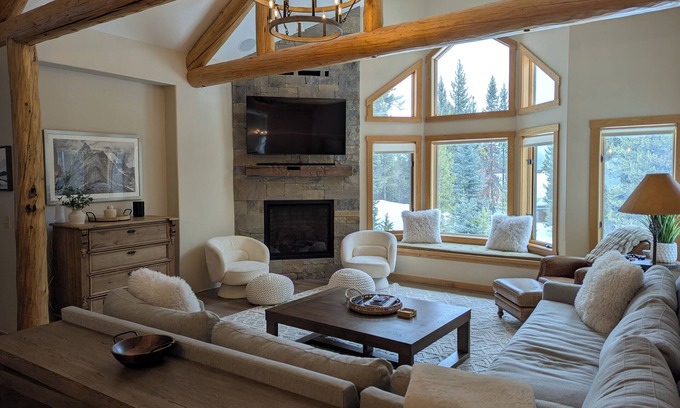 Big Sky House | Quiet and Charming Big Sky home