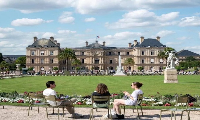 Odeon Apartment | Quiet and fabulous view on the iconic Jardin du Luxembourg IN SAINT GERMAIN