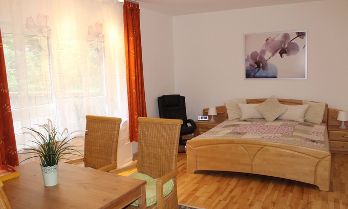 Sendling - Westpark Apartment | Quiet apartment in the green south of Munich