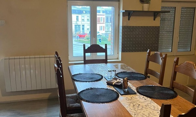 Raismes Apartment | Quiet apartment in Raismes, free parking and wifi. Spa sauna at extra charge