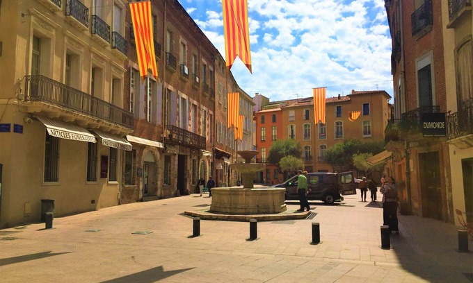 Saint-Jean Apartment | Quiet apartment in the city center of Saint Jean Cathedral