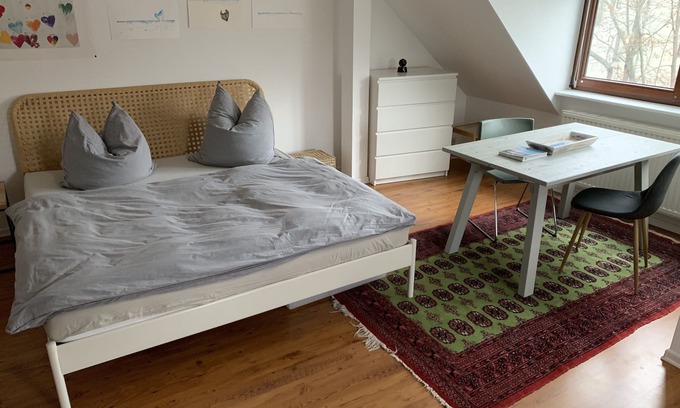 Altlindenau Apartment | quiet apartment in the rear building in Karl Heine Kiez