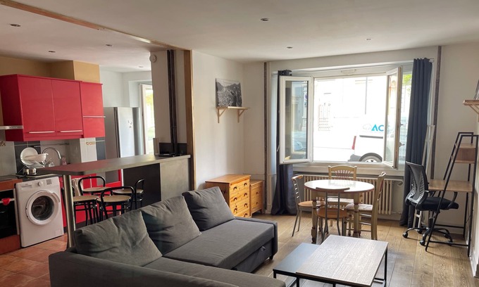 Saint-Etienne Apartment | Quiet apartment near Châteaucreux station