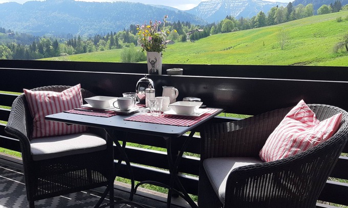 Steibis Apartment | Quiet apartment with unobstructed mountain views of the Hochgrat, meadows and forests