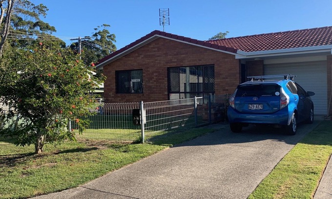 Dicky Beach House | Quiet Beach House, 2 mins from the beach!