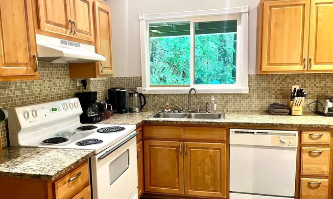 Zigzag Cabin | Quiet cabin among the trees.