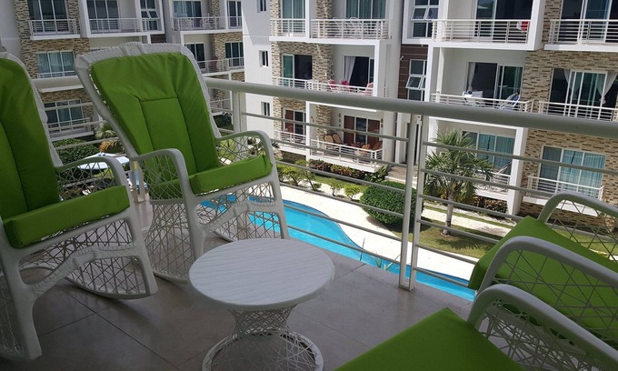 La Esplanada Apartment | Quiet central condo with large pool and garden, BBQ/WiFI/TV, Top-floor