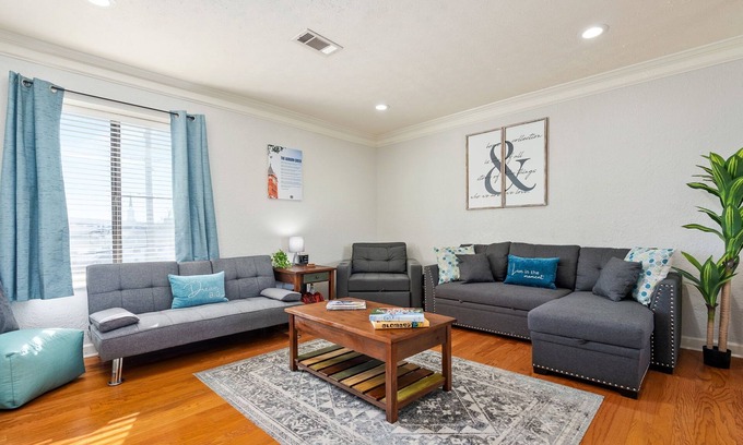 Auburn Apartment | Quiet & Close! 2/2 Across from Acre in Auburn, Al