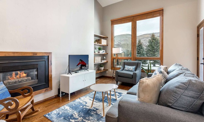 Eagle-Vail House | Quiet Colorful Fall! 3 Nights 10% off Now into November