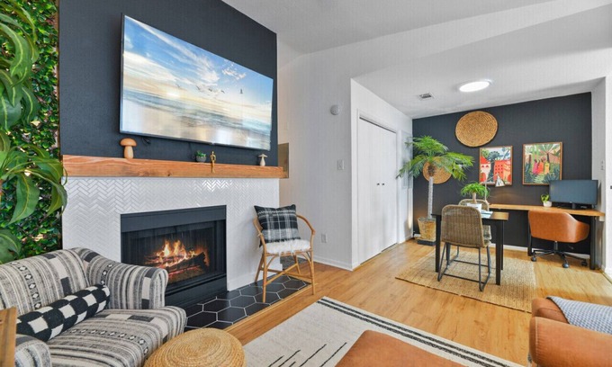 Galveston Condo | Quiet Condo | Pool | Newly Remodeled | Beach Gear