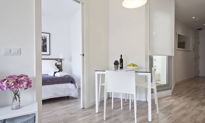 Collblanc y La Torrassa Apartment | Quiet & cosy apartment next to Magic Fountain