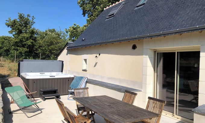 Beaufort-en-Anjou Cottage | Quiet country house with Jacuzzi