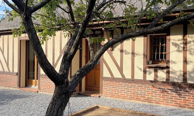 Triqueville House | Quiet country house with hiking trails. Dogs welcome.