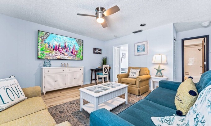 Laurel Park Villa | Quiet Downtown Sarasota Villa. Updated 2022.