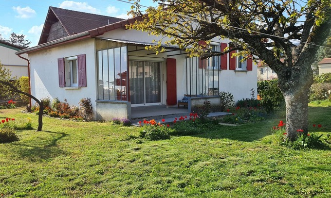 Le Grand-Lemps House | Quiet, flower-filled house in the countryside, good location, easy access