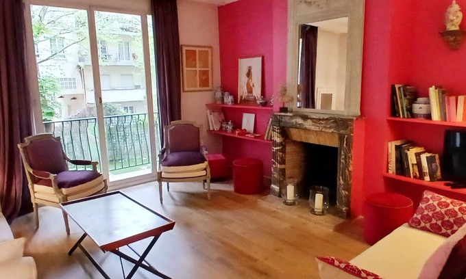 Neuilly-sur-Seine Apartment | Quiet, green apartment