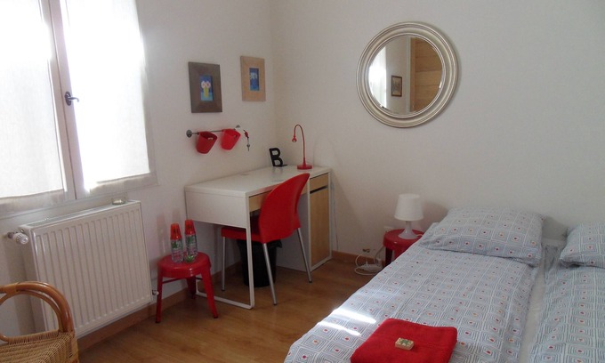 La Riche House | QUIET GROUND-FLOOR ROOM IN A HOUSE