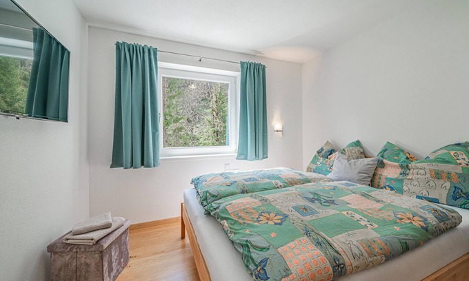 Bramberg am Wildkogel Apartment | Quiet holiday home with large terrace and bath