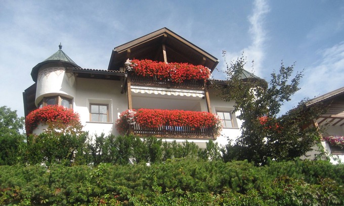 Ortisei Apartment | Quiet holiday home on the sunny side of St. Ulrich