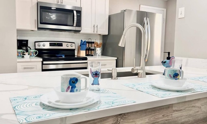 Fairvilla House | Quiet Home in Metrowest
