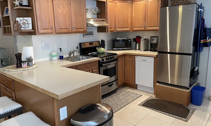 Pond Cove Apartment | Quiet in-law apartment located near Portland, beaches, lighthouses